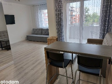 Komfortowa Kawalerka, Internet, Balkon, Miejsce postojowe.