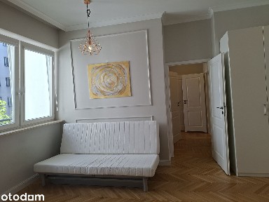 Mieszkanie w kamienicy tuż przy Uniwersytecie Warszawskim