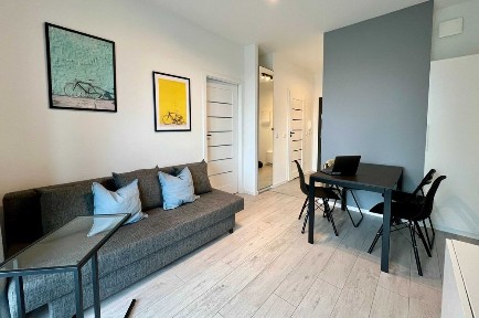 Senatorska 29, 2 pokoje, balkon, 2x garaż, WOLNE od 1.10