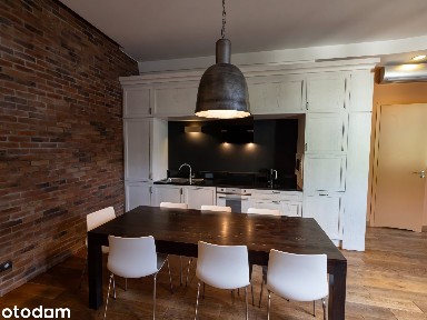 92 m² | Stare Miasto | 2 sypialnie | 2 łazienki | klimatyzacja