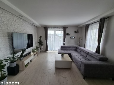Przestronne mieszkanie z balkonem i windą