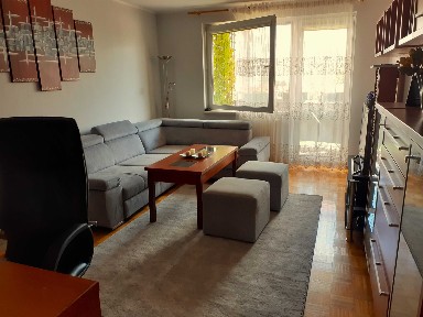 Mieszkanie: 50,14 m, niski blok z 2006, I/3 p. 2 pokoje, osobna kuchnia, balkon, komórka lokatorska, zamknięte osiedle, duży parking