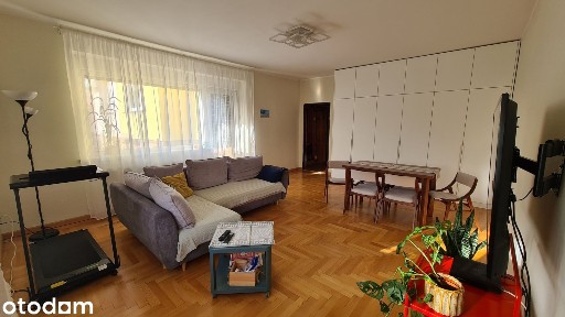 Dom szeregowy z garażem w atrakcyjnej lokalizacji