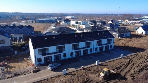 Dom szeregowy w centrum Jelcza-Laskowic ul. Bożka