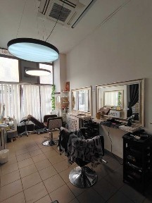 Salon fryzjerski - kompletne wyposażenie + możliwość wynajmu lokalu | Hair Salon Setup for Sale - Fully Equipped + Option to Continue Rent