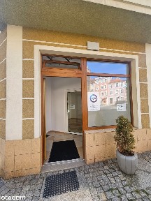 Lokal użytkowy 23 m² - centrum Trzebnicy, witryna, osobne wejście