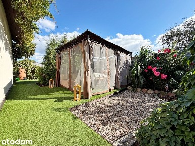 Wyjątkowy segment dwupoziomowy, piękny ogród 400 m² i duży garaż