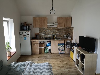 Wynajmę kawalerkę - Galeria Północna - bez czynszu - od 1 paźdz - cisza - w domku