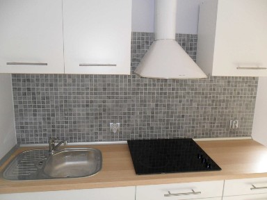 Komfortowa kawalerka/ ul PiĘKNA / TOP LOKALIZACJA / balkon / 28 m2 1 piętro