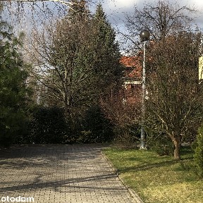 ZIELONE KRZYKI, DWUPOKOJOWE, BALKON, GARAŻ