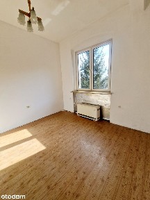 Słoneczne dwupokojowe mieszkanie z balkonem.
