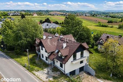 Dom dla dwóch rodzin lub inwestora | 484 m² | Działka 1230 m² |