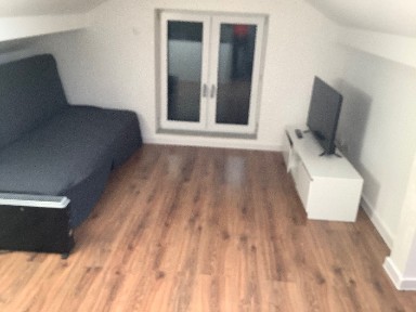 Umeblowany apartament na poddaszu do wynajecia.