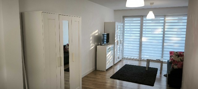 Komfortowe studio 35m2 w kameralnym apartamentowcu w Markach ok.M1