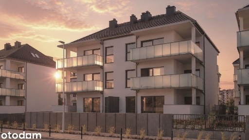 3 lub 4 pokoje, z każdego wyjście na balkon, wys. 2,78m, 2 łazienki