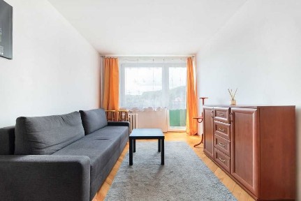 Chylonia przestronne 2 pokoje od zaraz - zadbane, osobna sypialnia