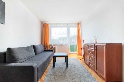 Chylonia przestronne 2 pokoje od zaraz - zadbane, osobna sypialnia