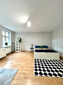 Duża jasna kawalerka z osobną kuchnią ul. Sikorskiego