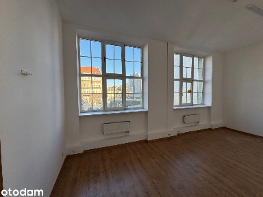 Wynajmę biuro 30m2 ! Centrum! Jagiellońska 67 z parkingiem w cenie!