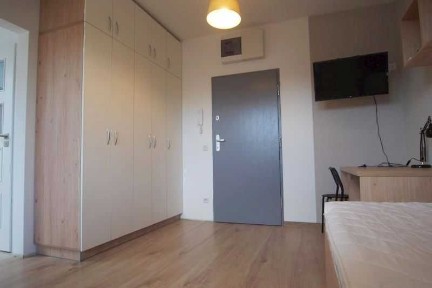 ** NA BŁONIE Całość ok 2200zł BEZCZYNSZOWE 21m2 MPEC Parking Piwnica Osobna Kuchnia**