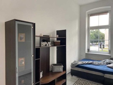 Sprzedam mieszkanie (NOWA CENA 490000) nadające się na biura, lokal, lub do zamieszkania, parter centrum Słupsk ul. Grodzka 8, 80,47m2 3 pokoje