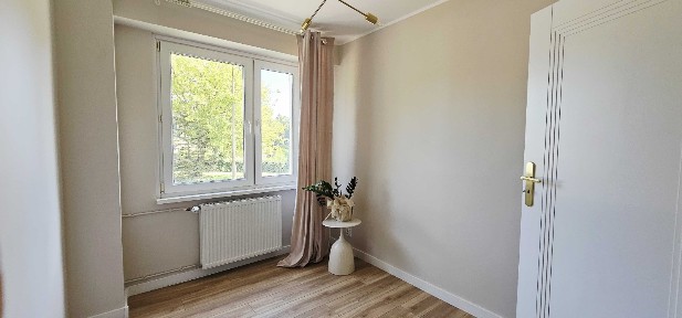 Umeblowane nowocześnie, styl glamour, 48m2