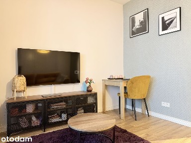 Cicha kawalerka z prywatnym ogródkiem Holm House