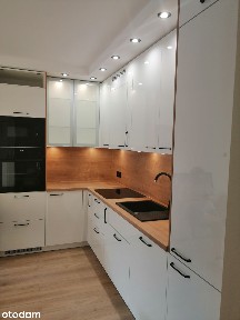 Mieszkanie 2-pokojowe z balkonem, klimatyzacją i garażem.