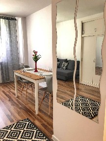 2400 PLN (ze wszystkim) - Kawalerka 25m2 ul. Przyjaźni