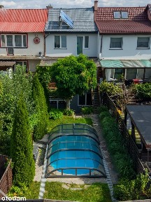Dom w mieście i z przestrzenią na działalność