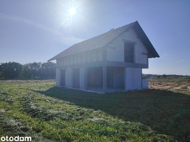 Dom wolnostojący w stanie surowym