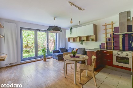 Klimatyczne mieszkanie z ogródkiem na Saskiej Kępie -> Cosy apartment!