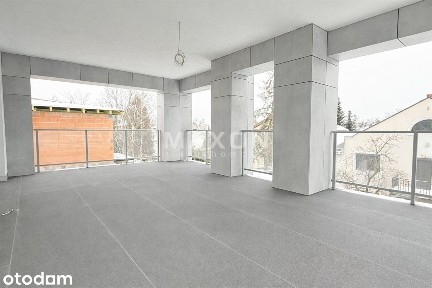 Piekne, nowoczesne, wysokie biuro z tarasem 50 mkw
