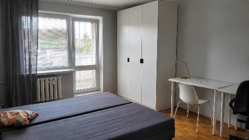 Do wynajęcia przestronne 3-pokojowe mieszkanie dla 3-4 osób,67 m2- pl. Grunwaldzki, 4950 zł całość, media miejskie,bezpośrednio