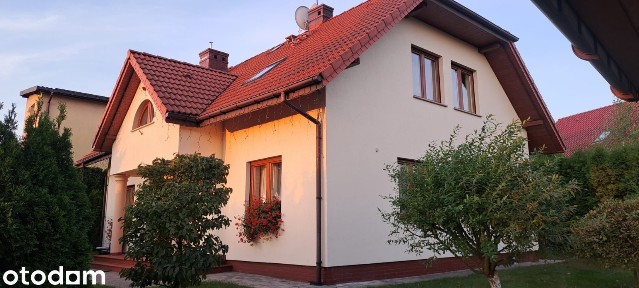 Dom wolnostojący z garażem pod miastem