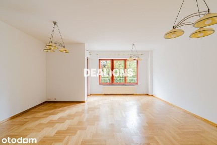 Przestronny apartament z tarasem w centrum