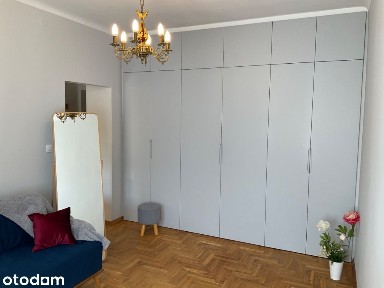 Klimatyczna kawalerka z oddzielną kuchnią, Bielany