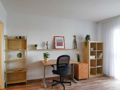 Duża kawalerka (33m2) z garderobą i zabudowanym balkonem | os. Oświecenia | tramwaj | bezpośrednio