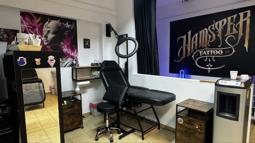 Working Space For a tattoo Artists/ Przestrzeń dla artystów tatuażu• na dzień lub na miesiąc, • z zaopatrzeniem lub bez.