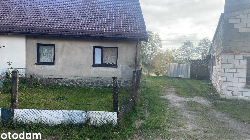 Dom w pobliżu jeziora
