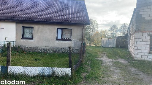 Dom w pobliżu jeziora