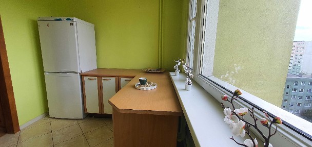 Przestronna kawalerka z dużym balkonem i pięknym widokiem - Widzew