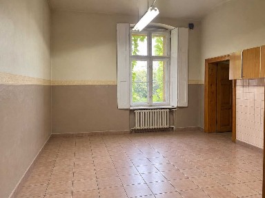 Bez prowizji. Na wynajem lokal użytkowy usytuowany na wysokim parterze w dworku w Świętochłowicach Piaśnikach