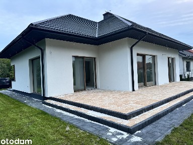 Nowoczesny dom wolnostojący w centrum Radomia