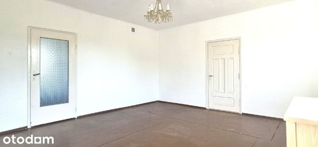 Dom z rozpoczętą modernizacją i plantacją borówek