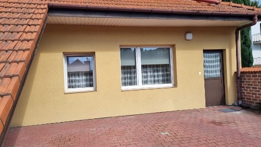 Wynajmę mieszkanie z parkingiem.