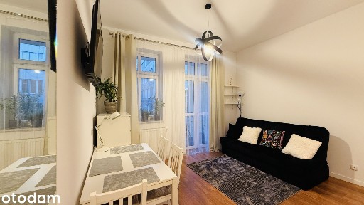 Idealna/ jasna/balkon/ super lokalizacja