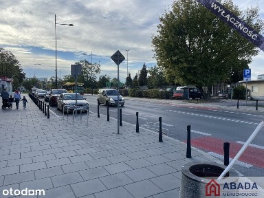 Wysoki lokal duże witryny nowa klima parkingi