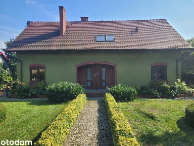 Dom wolnostojący z dużym ogrodem