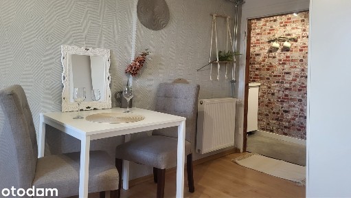 BEZPOŚREDNIO Kawalerka na poddaszu w ścisłym centrum